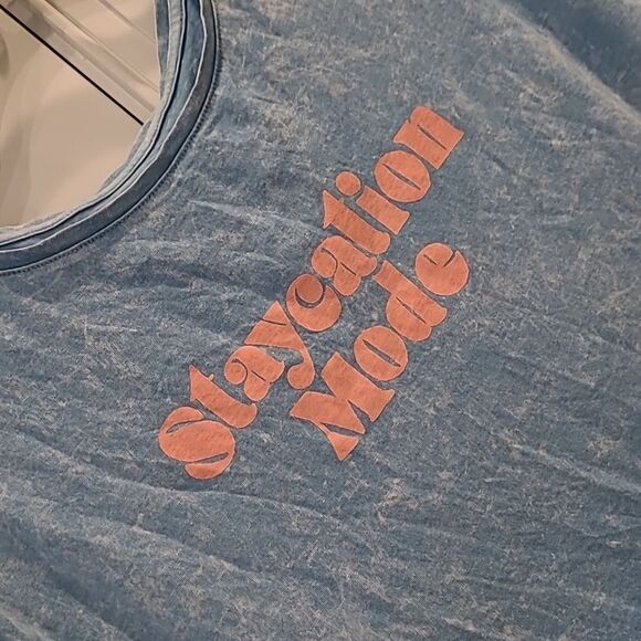 Old Navy sz S distressed color "stacation mode" t-shirt - Picture 2 of 6